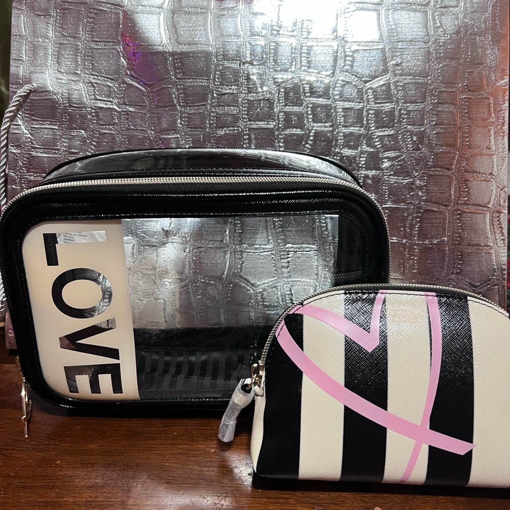 Victoria Secrets Make Up Bags Brand New